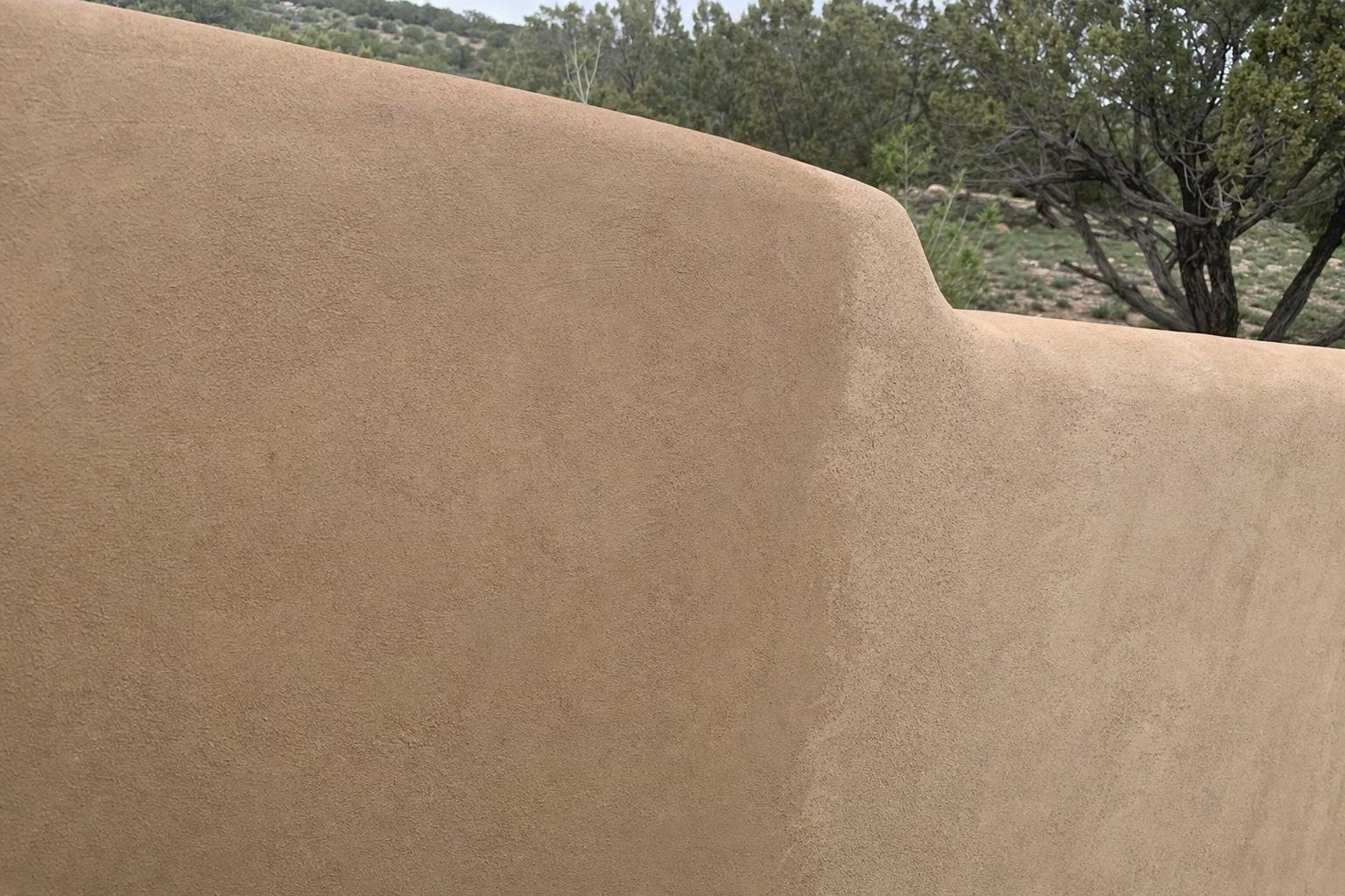 Photo of illustrative image of stucco repair warning signs work
